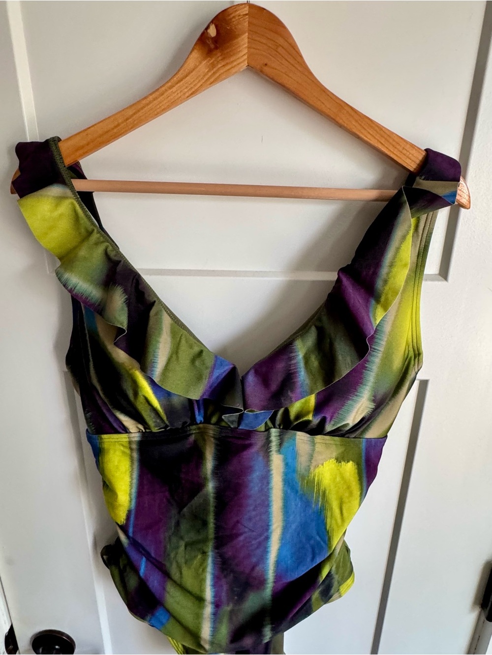 NWT DKNY Ruffle V-Neck One-Piece Swimsuit Bathing Suit Multicolor L - Picture 9 of 12